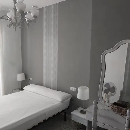 Hotell Sur Utopia *