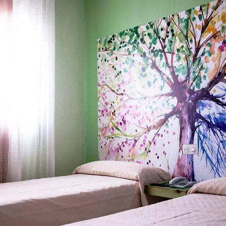 Hotell Sur Utopia *
